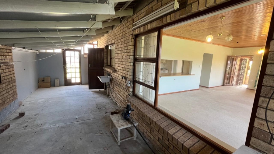 3 Bedroom Property for Sale in Wavecrest Eastern Cape